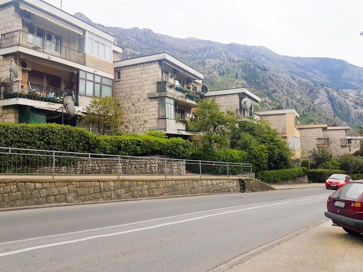 Central Apartment Kotor Exterior photo